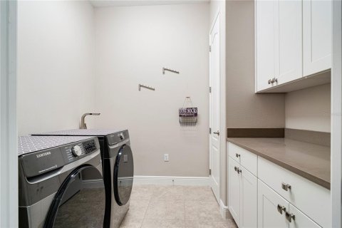 Casa en venta en Groveland, Florida, 4 dormitorios, 338.91 m2 № 1906688 - foto 24