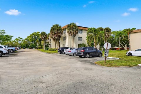 Condo in Plantation, Florida, 3 bedrooms № 2250054 - photo 4