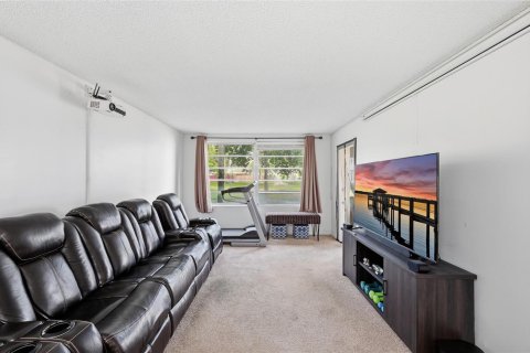 Condo in Plantation, Florida, 3 bedrooms № 2250054 - photo 5