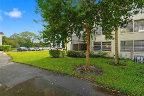 Condo in Plantation, Florida, 3 bedrooms № 2250054 - photo 26
