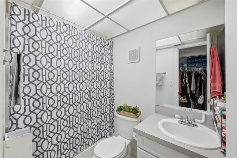 Condo in Plantation, Florida, 3 bedrooms № 2250054 - photo 19