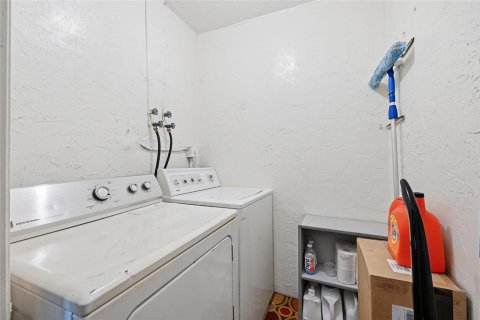 Condo in Plantation, Florida, 3 bedrooms № 2250054 - photo 23