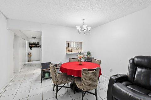 Condo in Plantation, Florida, 3 bedrooms № 2250054 - photo 13