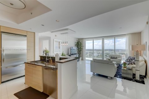 Copropriété à louer à Pompano Beach, Floride: 2 chambres, 133.97 m2 № 1963234 - photo 3