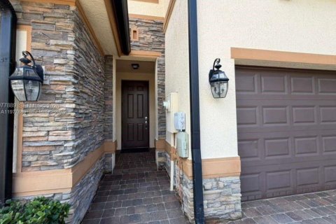 Adosado en venta en Davie, Florida, 4 dormitorios, 193.7 m2 № 2042554 - foto 3