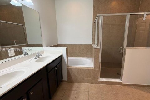 Adosado en venta en Davie, Florida, 4 dormitorios, 193.7 m2 № 2042554 - foto 24