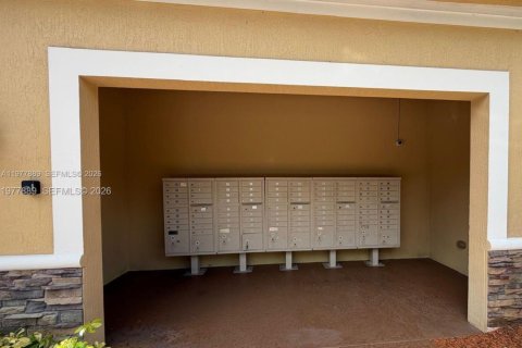 Adosado en venta en Davie, Florida, 4 dormitorios, 193.7 m2 № 2042554 - foto 5