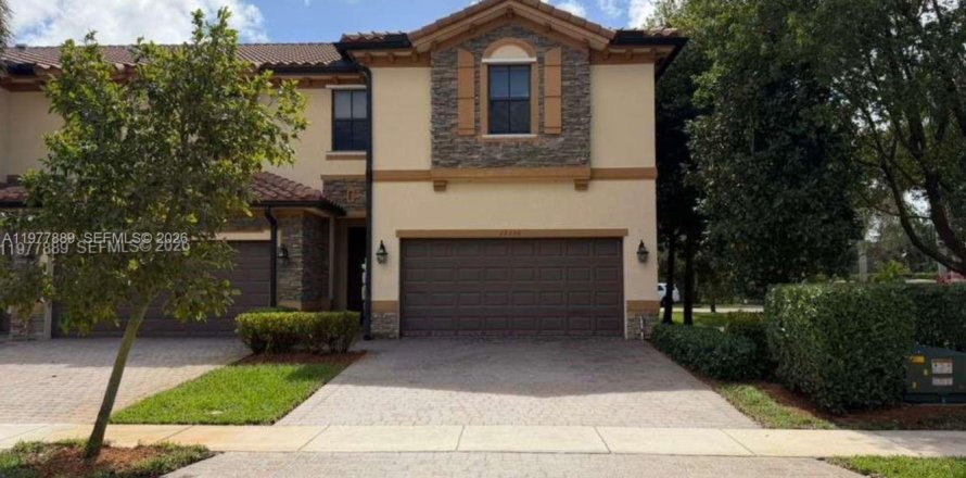 Adosado en Davie, Florida 4 dormitorios, 193.7 m2 № 2042554