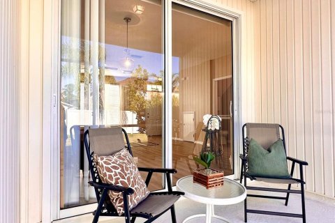 Townhouse in Tampa, Florida 2 bedrooms, 105.35 sq.m. № 2100484 - photo 27