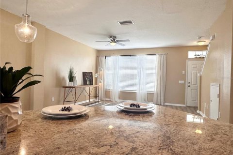 Townhouse in Tampa, Florida 2 bedrooms, 105.35 sq.m. № 2100484 - photo 7