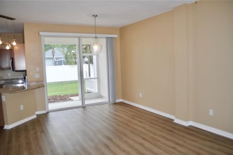 Townhouse in Tampa, Florida 2 bedrooms, 105.35 sq.m. № 2100484 - photo 10