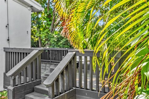 Casa en venta en Surfside, Florida, 3 dormitorios, 137.96 m2 № 2070484 - foto 27