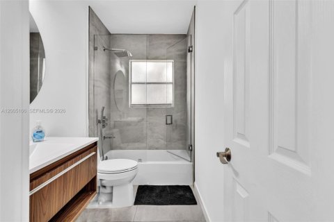 Casa en venta en Surfside, Florida, 3 dormitorios, 137.96 m2 № 2070484 - foto 24