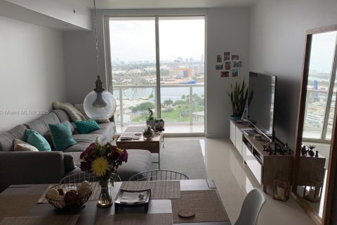 Copropriété à louer à Miami, Floride: 2 chambres, 98.29 m2 № 1949464 - photo 15