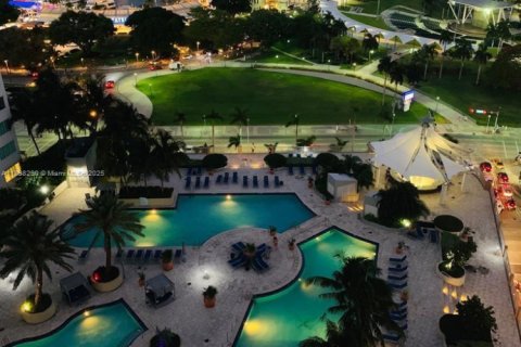 Copropriété à louer à Miami, Floride: 2 chambres, 98.29 m2 № 1949464 - photo 1