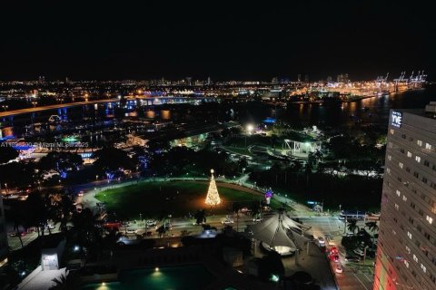 Copropriété à louer à Miami, Floride: 2 chambres, 98.29 m2 № 1949464 - photo 7