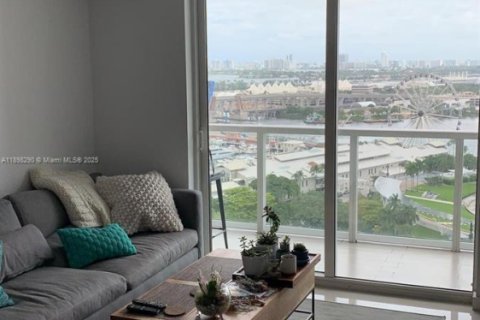 Copropriété à louer à Miami, Floride: 2 chambres, 98.29 m2 № 1949464 - photo 17