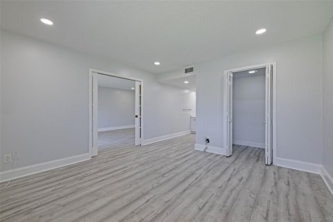 Condo in Wesley Chapel, Florida, 3 bedrooms  № 1583551 - photo 25