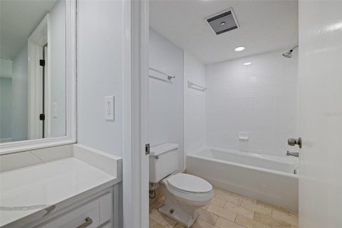 Condo in Wesley Chapel, Florida, 3 bedrooms  № 1583551 - photo 29