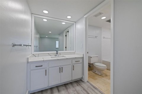 Condo in Wesley Chapel, Florida, 3 bedrooms  № 1583551 - photo 28