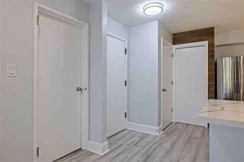 Condo in Wesley Chapel, Florida, 3 bedrooms  № 1583551 - photo 20