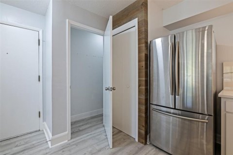 Condo in Wesley Chapel, Florida, 3 bedrooms  № 1583551 - photo 9