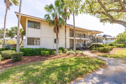 Condo in Wesley Chapel, Florida, 3 bedrooms  № 1583551 - photo 1