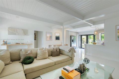House in North Miami, Florida 4 bedrooms, 154.68 sq.m. № 1753751 - photo 19