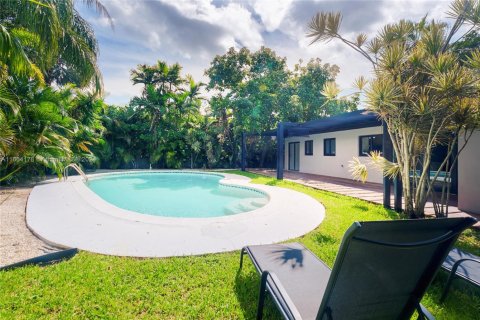 House in North Miami, Florida 4 bedrooms, 154.68 sq.m. № 1753751 - photo 5