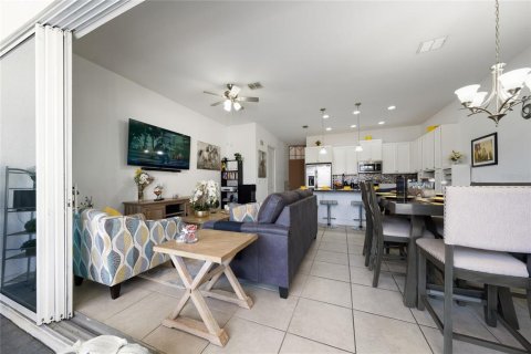 Touwnhouse à vendre à Davenport, Floride: 3 chambres, 164.53 m2 № 2130955 - photo 13