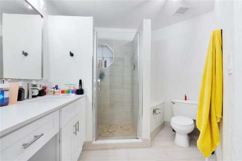 House in Davie, Florida 3 bedrooms, 128.39 sq.m. № 2244039 - photo 14