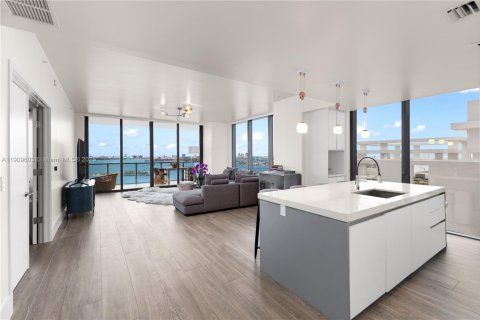 Copropriété à vendre à Miami, Floride: 3 chambres, 254.83 m2 № 1966234 - photo 6