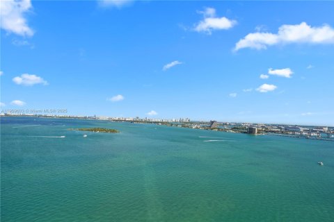 Copropriété à vendre à Miami, Floride: 3 chambres, 254.83 m2 № 1966234 - photo 3