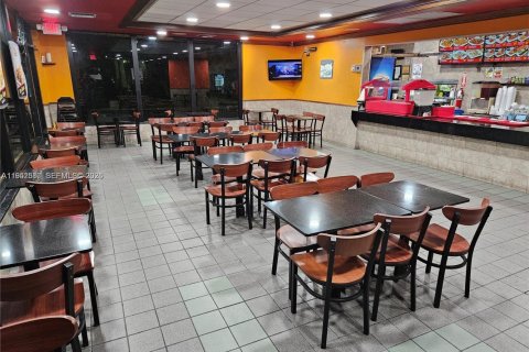 Propiedad comercial en venta en Pompano Beach, Florida № 2054689 - foto 12