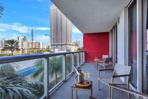 Condominio en venta en Hallandale Beach, Florida, 2 dormitorios, 96.34 m2 № 1949715 - foto 12