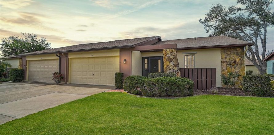 House in Englewood, Florida 2 bedrooms, 139.17 sq.m. № 1528395