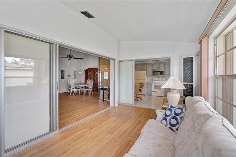 House in Englewood, Florida 2 bedrooms, 139.17 sq.m. № 1528395 - photo 11