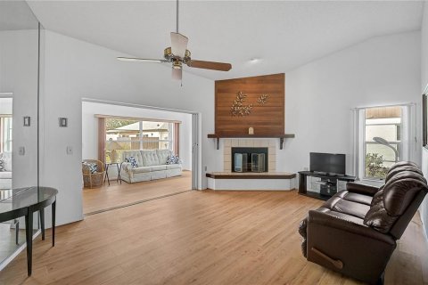 House in Englewood, Florida 2 bedrooms, 139.17 sq.m. № 1528395 - photo 2