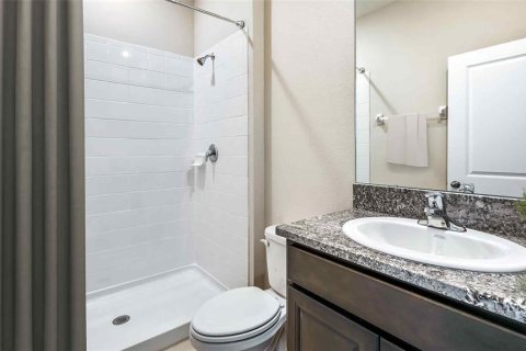 House in Zephyrhills, Florida 5 bedrooms, 369.29 sq.m. № 1873852 - photo 5