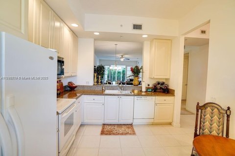 Copropriété à louer à St. Lucie, Floride: 2 chambres, 184.78 m2 № 1959754 - photo 9