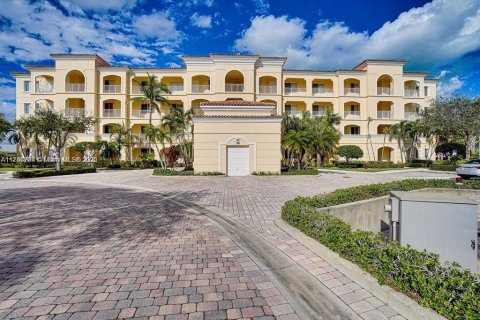 Copropriété à louer à St. Lucie, Floride: 2 chambres, 184.78 m2 № 1959754 - photo 1