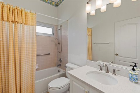 House in Sarasota, Florida 4 bedrooms, 223.43 sq.m. № 2092070 - photo 26