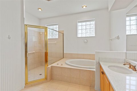 House in Sarasota, Florida 4 bedrooms, 223.43 sq.m. № 2092070 - photo 13