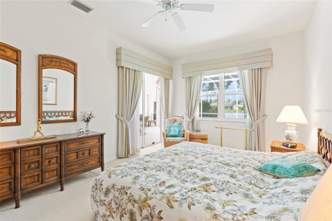 House in Sarasota, Florida 4 bedrooms, 223.43 sq.m. № 2092070 - photo 9