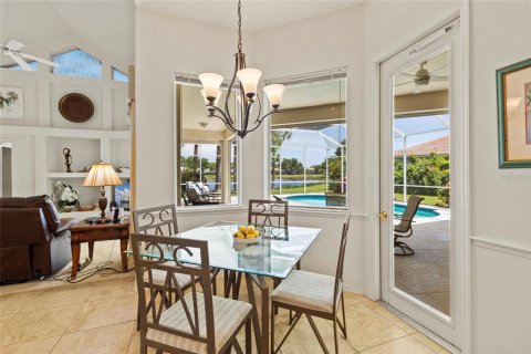 House in Sarasota, Florida 4 bedrooms, 223.43 sq.m. № 2092070 - photo 14
