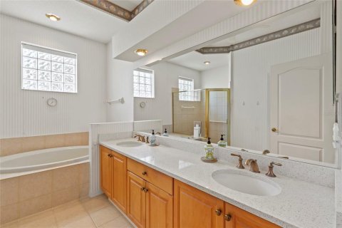 House in Sarasota, Florida 4 bedrooms, 223.43 sq.m. № 2092070 - photo 12