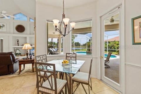House in Sarasota, Florida 4 bedrooms, 223.43 sq.m. № 2092070 - photo 15