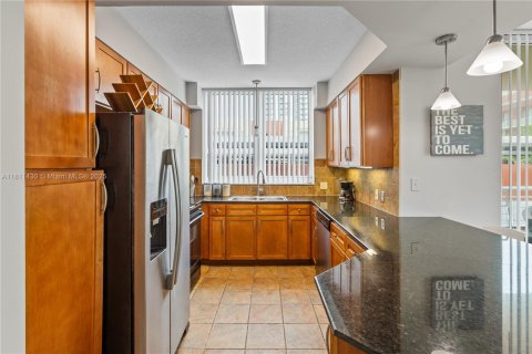 Купить кондоминиум в Майами, Флорида 2 спальни, 89.56м2, № 1752002 - фото 6