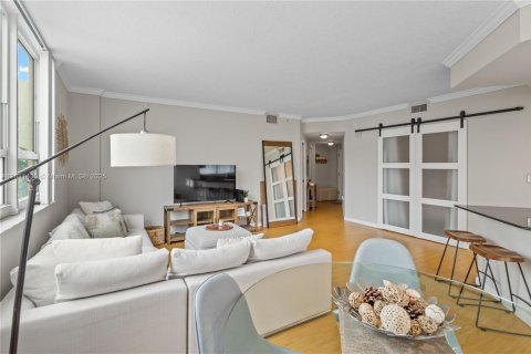 Купить кондоминиум в Майами, Флорида 2 спальни, 89.56м2, № 1752002 - фото 10
