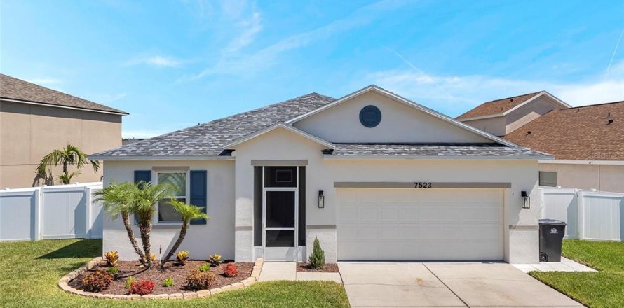 House in Gibsonton, Florida 4 bedrooms, 186.18 sq.m. № 1757438